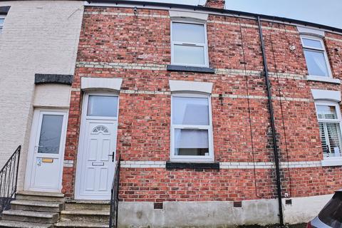 2 bed property, in Blackett Street, £60,000