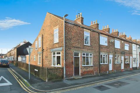 4 bed property, in Westgate, £175,000