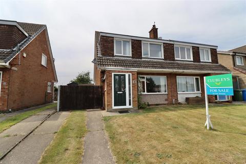 3 bed property, in Moorfield Way, £240,000