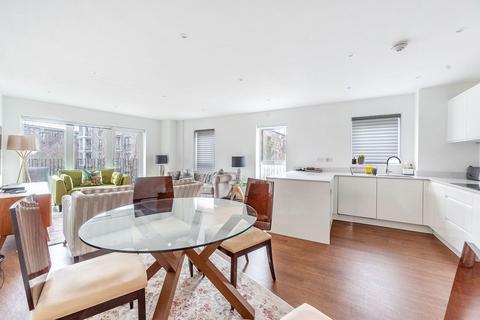 3 bed property, in Stanmore Place, £610,000