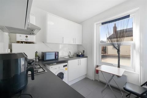 2 bed property, in Munster Road, £450,000