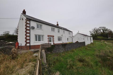 3 bed property, in Backe Road, £395,000