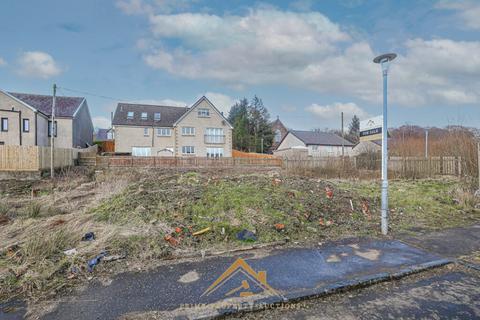 Land, in Kirk Green, £9,000