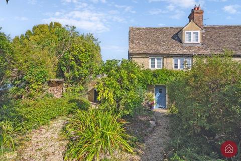 3 bed property, in Main Road, £450,000