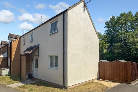 3 bed property, in Beverstone Road, £225,000