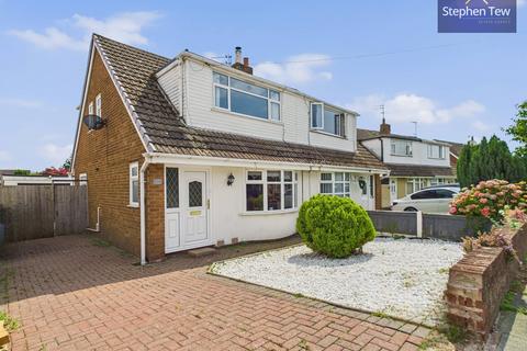 3 bed property, in Tuxbury Drive, £185,000