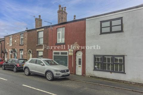 2 bed property, in Chapel Lane, £99,950