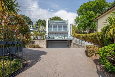 4 bed property, in Brudenell Avenue, £2,995,000