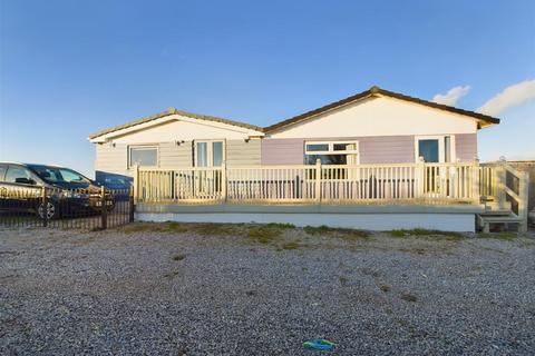 4 bed property, in Lighthouse Road, £209,950