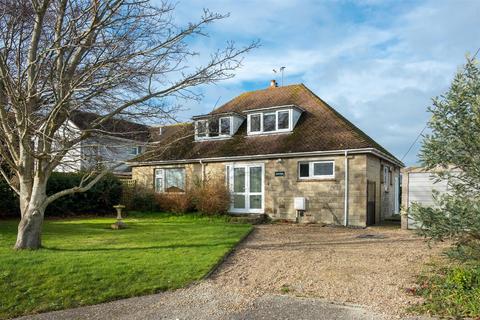 4 bed property, in Bembridge, £550,000