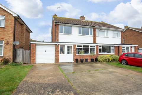 3 bed property, in Lambs Walk, £390,000