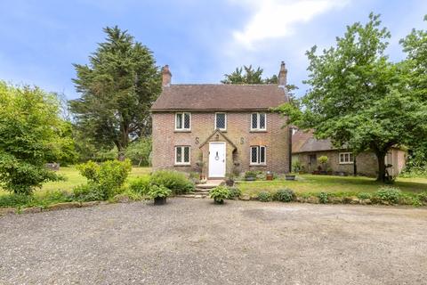 5 bed property, in Hollow Lane, £1,500,000