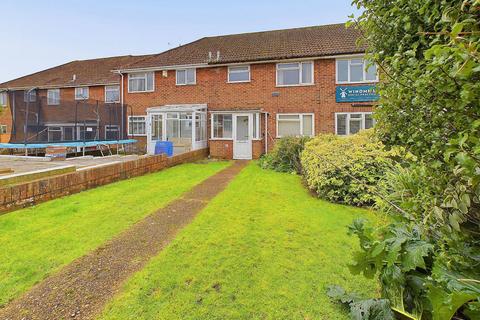 3 bed property, in Old Shoreham Road, £320,000