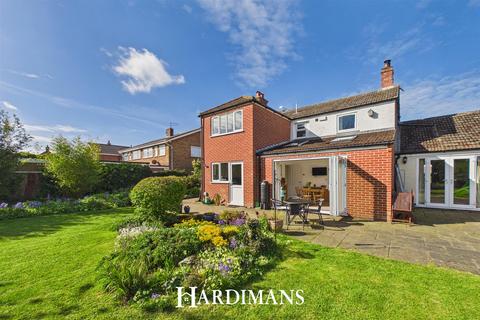 4 bed property, in The Street, £570,000
