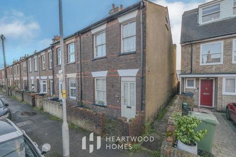 2 bed property, in Upper Culver Road, £500,000
