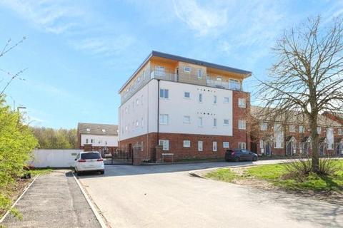 2 bed property, in Poolsbrook House, £120,000