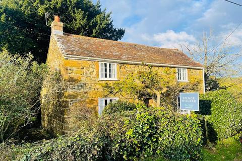 2 bed property, in Shorwell, £365,000