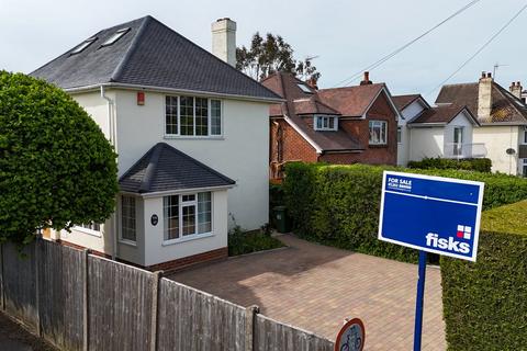 3 bed property, in Oakley Hill, £537,500