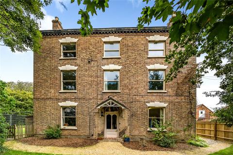 7 bed property, in Bath Road, £1,250,000