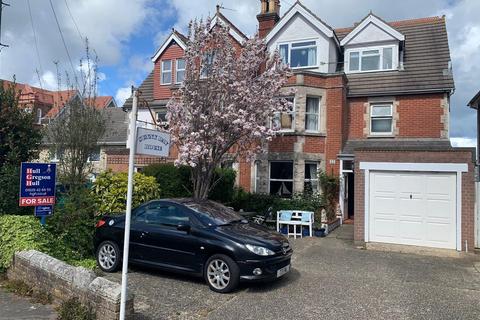 8 bed property, in Cluny Crescent, £645,000