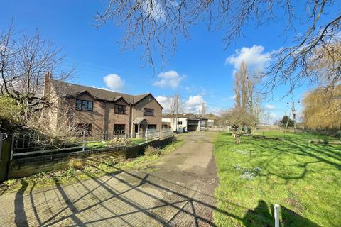 5 bed property, in Euximoor, £550,000