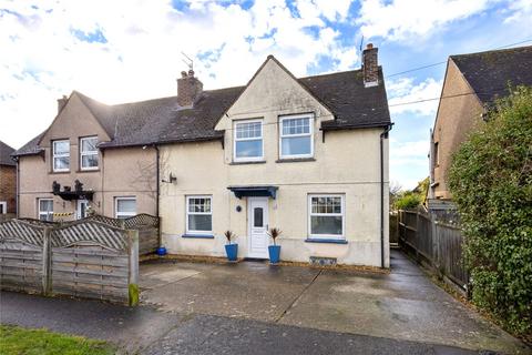 3 bed property, in Eastern Avenue, £375,000