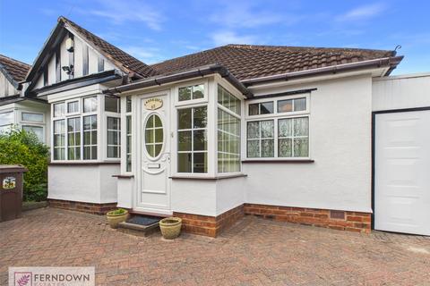 2 bed property, in Chelmsley Lane, £290,000