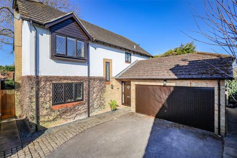 4 bed property, in Bishearne Gardens, £700,000