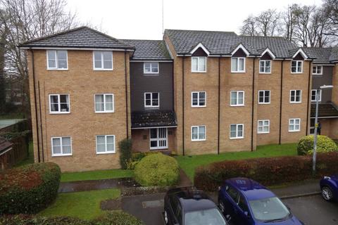 1 bed property, in Tennyson Avenue, £100,000