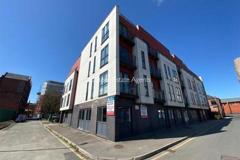 1 bed property, in Poland Street, £135,000