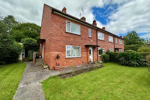 2 bed property, in Tor View Avenue, £230,000