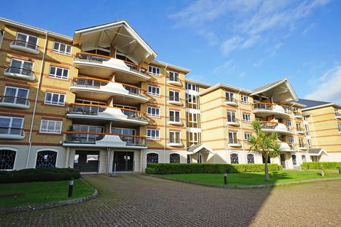 2 bed property, in Mizzen House, £360,000