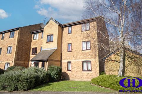 1 bed property, in Burket Close, £220,000