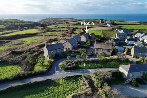 4 bed property, in Truthwall, £350,000