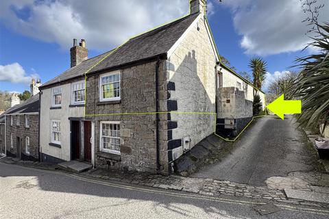 2 bed property, in St. Gluvias Street, £220,000