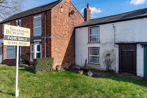3 bed property, in Station Road, £110,000