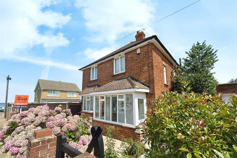 3 bed property, in Selsea Avenue, £550,000