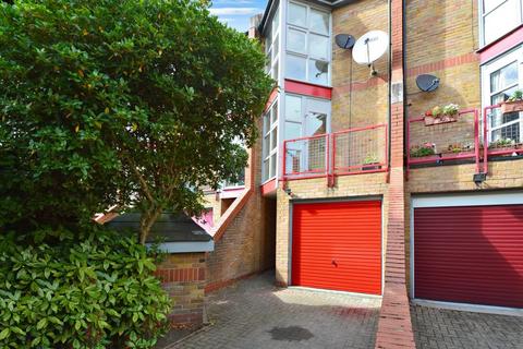 3 bed property, in Holyoake Court, £750,000