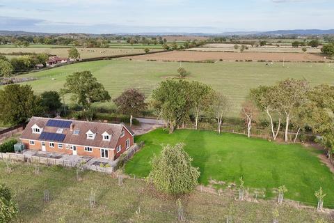 7 bed property, in The Sycamores, £675,000