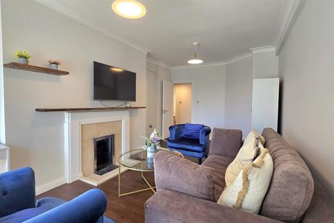 3 bed property, in Dorset House, £1,249,995