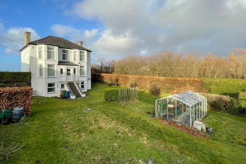 4 bed property, in Clynnog Road, £299,950