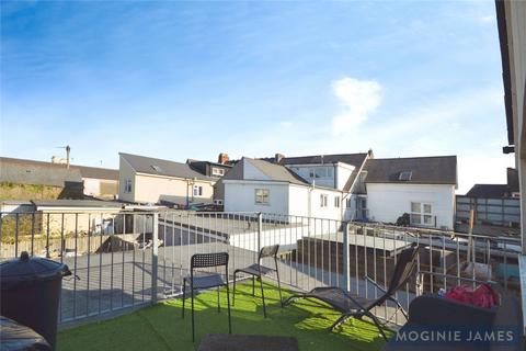 2 bed property, in Mackintosh Place, £650,000