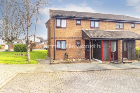 1 bed property, in Lancambe Court, £90,000
