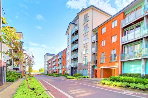 1 bed property, in Willbrook House, £90,000