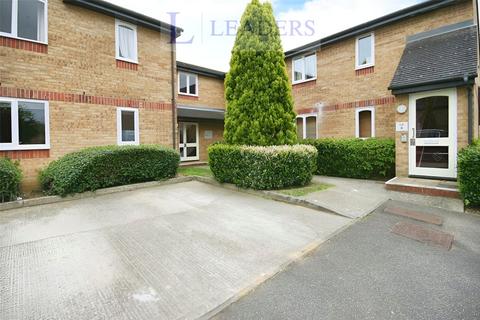 1 bed property, in Talisman Street, £100,000