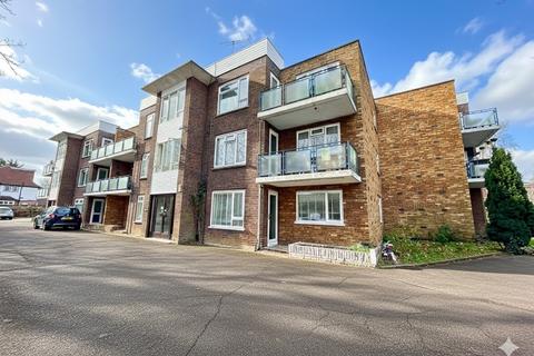 2 bed property, in Wardown Court, £180,000