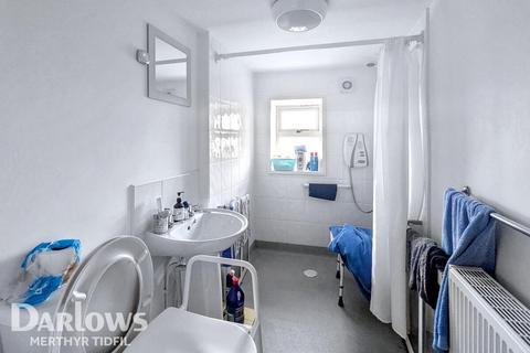2 bed property, in Webster Street, £65,000