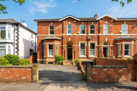 4 bed property, in Albert Road, £380,000