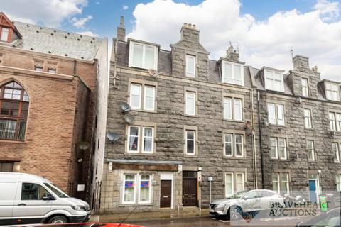 1 bed property, in Victoria Road, £33,500