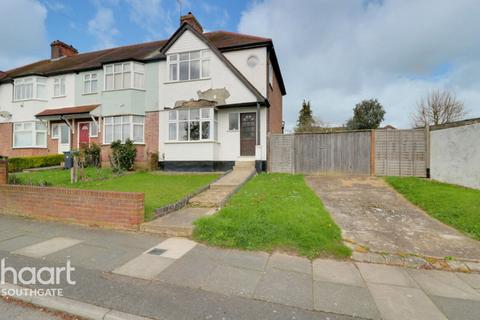 3 bed property, in Brodie Road, £475,000